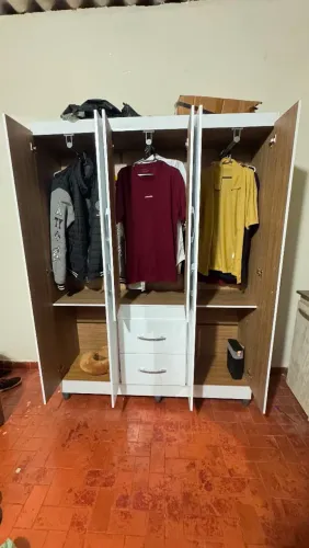 Guarda roupas solteiro