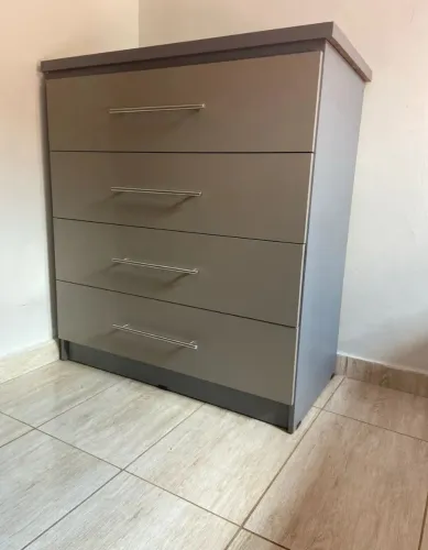 Cômoda - L93/H103/P48 - Entrego em local combinado em Conselheiro Lafaiete.