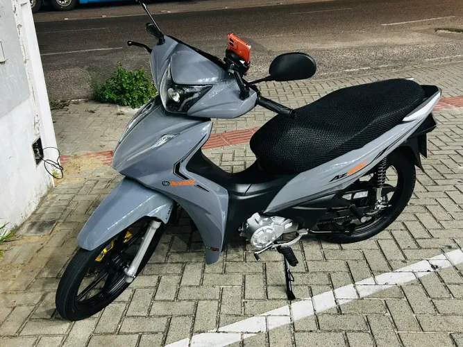 Avelloz 125 cilindrada 