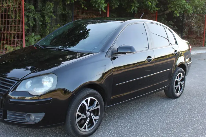 Volkswagen Polo Sedan 1.6 MI Total Flex 8V 4P 2012