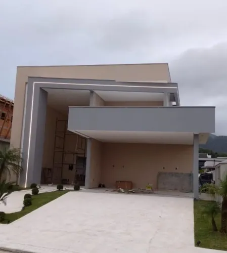 CASA LOCAÇÃO CALEDÔNIA CAMBORIÚ 