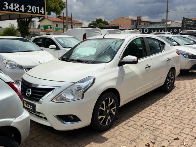 Nissan Versa Unique 1.6 16V Flexstart 4P Aut. 2017
