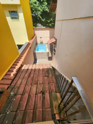 Casa Espaçosa com Piscina, Churrasqueira em condomínio fechado.