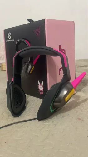 Headset Razer Meka Overwatch D.VA (item de colecionador)