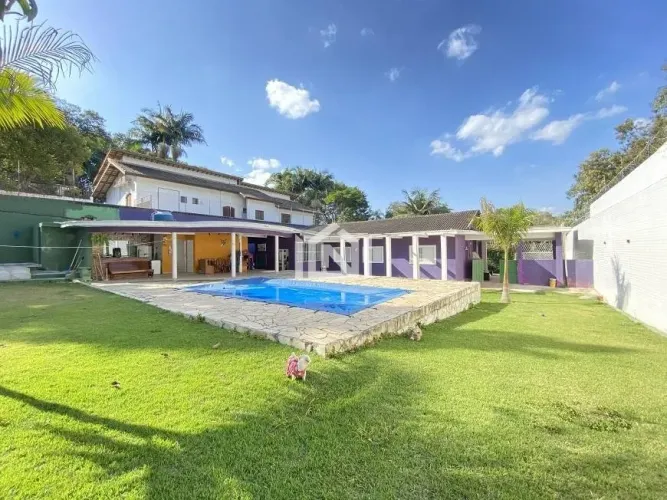Casa à venda e locação no condomínio Colonial Village