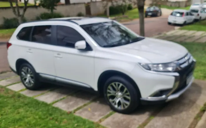 Mitsubishi Outlander 2.0 16V 160cv Aut. 2016