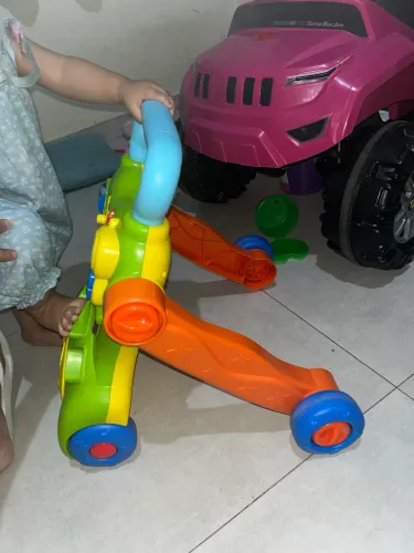 Vendo esse andador que toca música