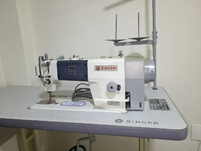 Máquina de costura industrial singer