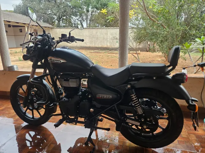 Moto royal Enfield Meteor 350 Stellar Black
