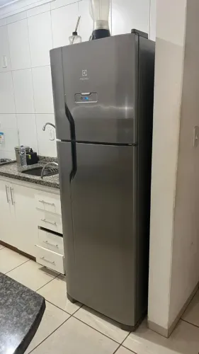 ? GELADEIRA ELECTROLUX FROST FREE 371L INOX - OTIMO PREÇO?