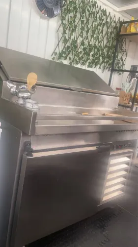 CONDIMENTADORA REFRIGERADA
