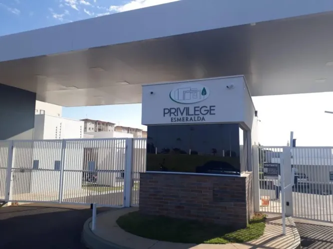 Casa de Alto Padrão para Locação em Bairro Nobre