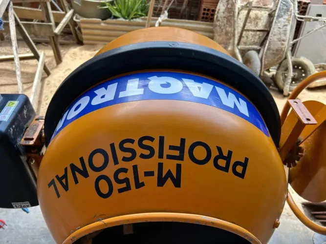 Bitoneira 150litros seminova