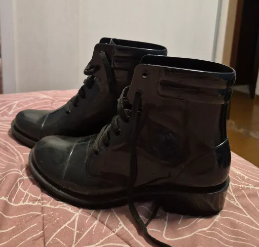 Bota coturno petit jolie