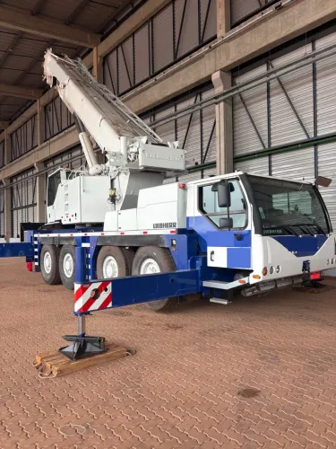 GUINDASTE LIEBHERR 1.100 ESTADO DE NOVO