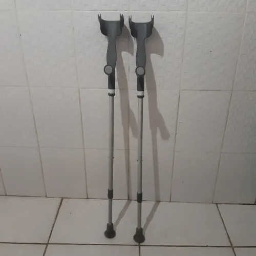 Par de muletas a venda