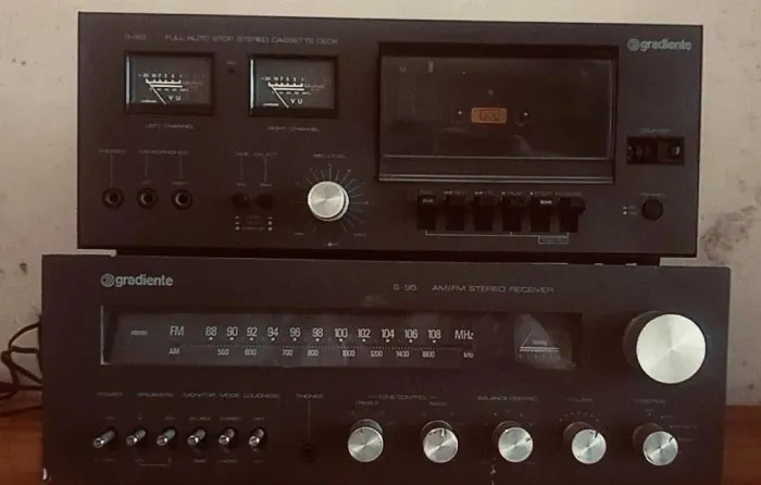 Amplificador e Tape Deck da Marca Gradiente S-95 BIVOLT