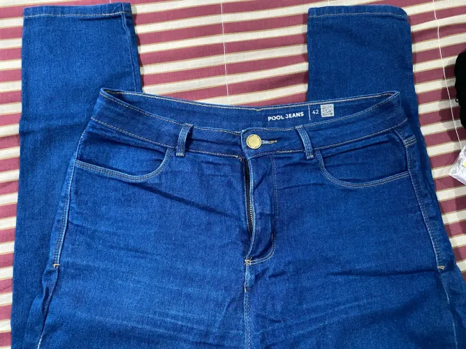Calça Pool Jeans Skinny Azul Escuro (Tamanho 42) - Linda e Confortável!