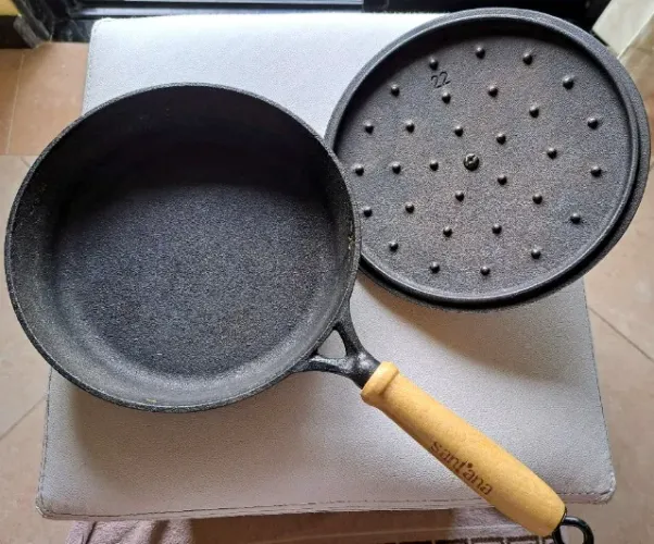 Frigideira de Ferro Fundido Santana com Tampa 22 cm.