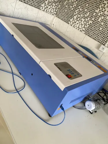 Máquina de corte a laser