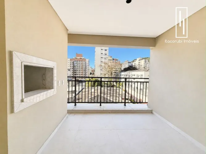 Apartamento com 03 suítes na Trompowsky
