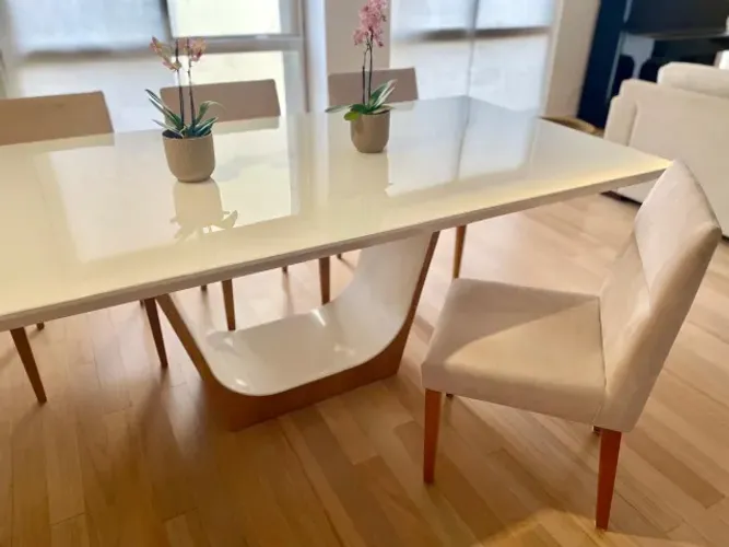 Mesa de Jantar Essenza PRA VENDER!!!!