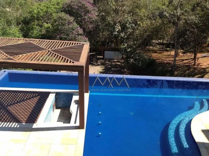 Casa à Venda no Condomínio Canto das Águas com 4 Suítes - 850m²