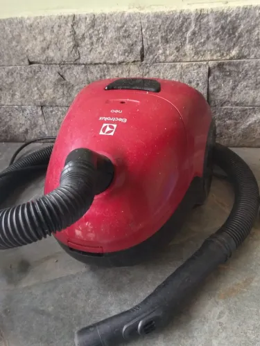 ASPIRADOR DE PÓ ELECTROLUX NEO ? R$ 150