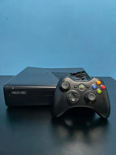Xbox 360 com 95 jogos