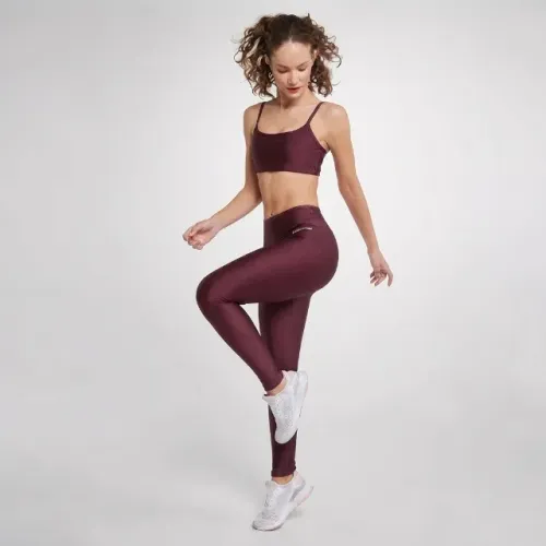 Conjunto fitness treino academia track field brilho
