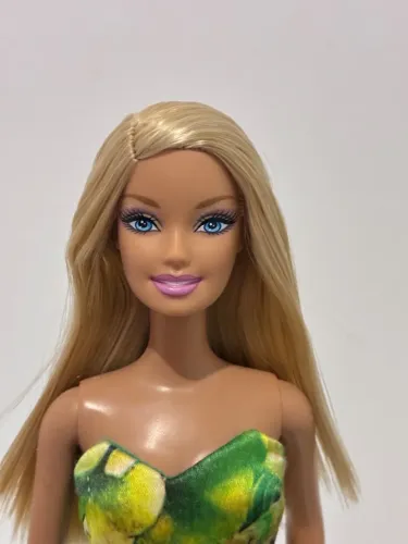 Cabeça da Boneca Barbie