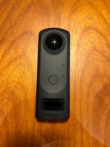 RICOH THETA Z1 Câmera 360° Profissional 23MP 4K + Case