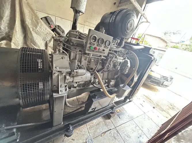 Gerador de 180 kVA automático