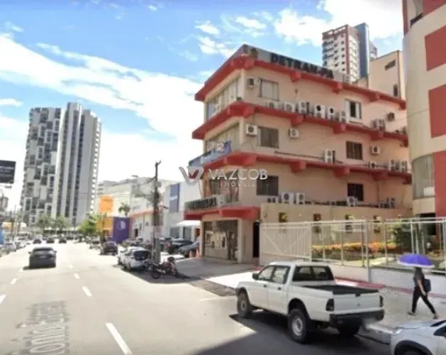 Prédio comercial na Rua Antônio Barreto