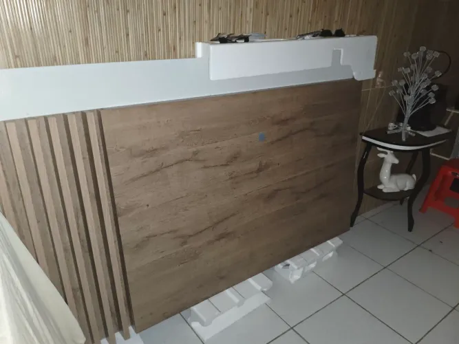 Painel para TV em Ótimo Estado - Moderno e Resistente
