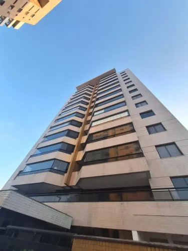 Viva o Luxo no Condomínio Monte Carlos Península!