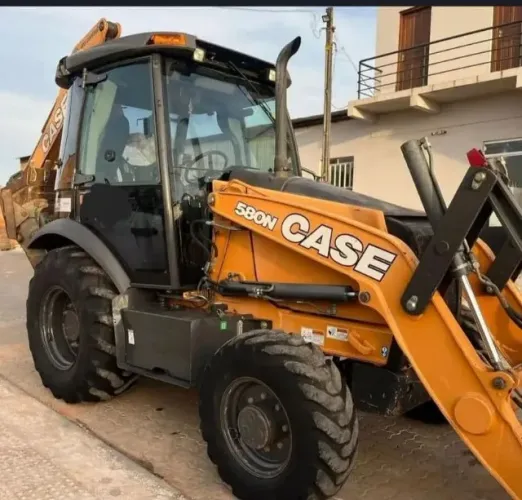 Retroescavadeira Case 2021