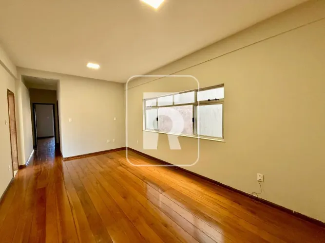 Apartamento à venda, 2 quartos, 1 suíte, 1 vaga, Centro - Conselheiro Lafaiete/MG