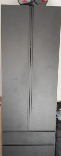 Guarda roupa de rodinha
