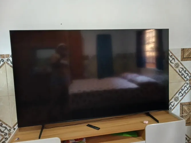 vendo TV 75' com raque