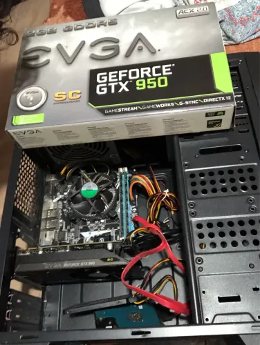 Pc Gamer GTX 950 2gb, 12gb ram, I5, 200 SSD + 500HDD,