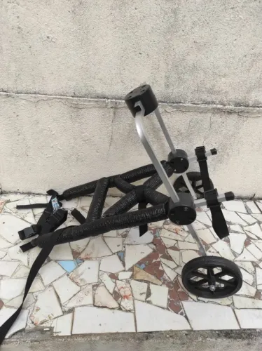 Cadeira de rodas para cachorro tamanho M