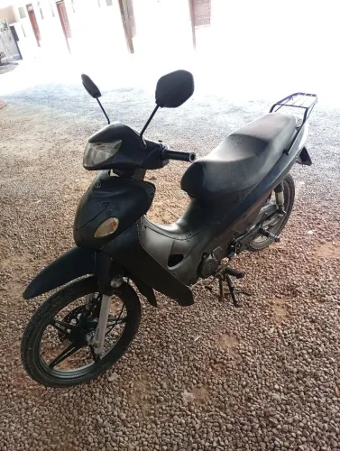 Moto em ótimo estado - Econômica e pronta para rodar