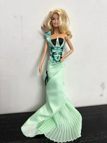 Barbie Estátua da Liberdade original usada Leia a descrição 