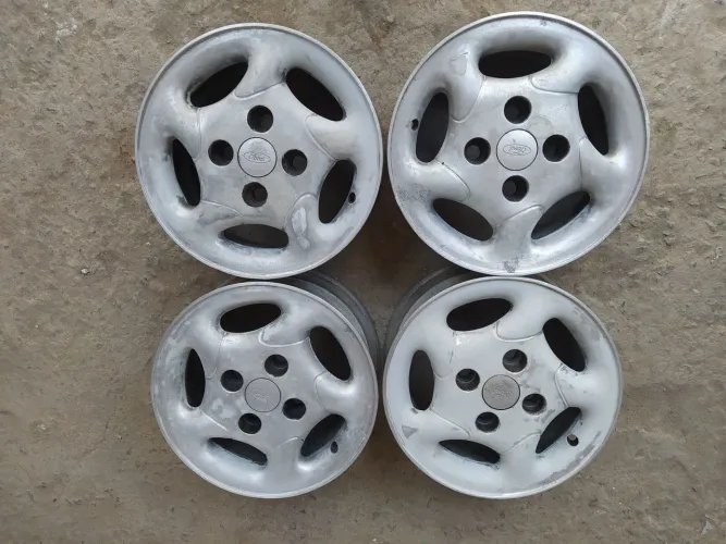 Jogo de Rodas aro 13 Ford