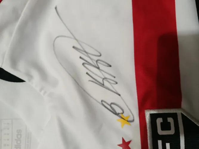 Camiseta são Paulo autografada pelo Kaká