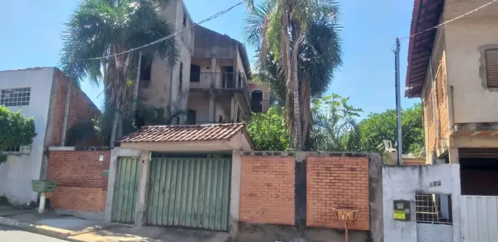 Sobradinho 3 pisos no bairro Pedregal na cidade de Cuiabá MT.