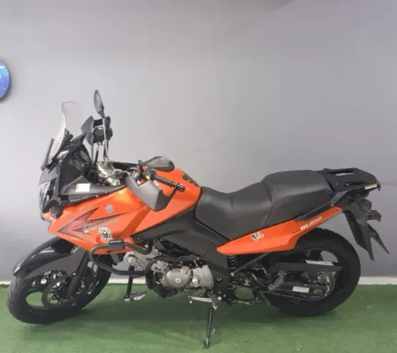 Suzuki -V-Strom 650 DL - Ano 2013.