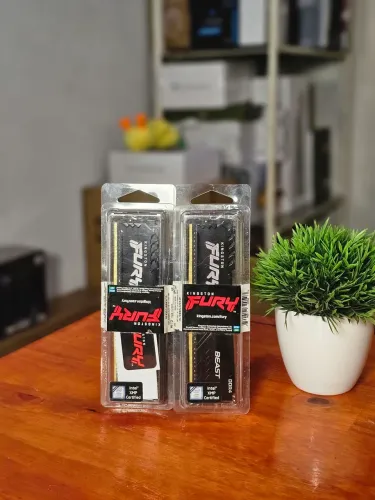 Memória RAM DDR4 32GB 2x16GB 3200Mhz Kingston Fury Beast(LACRADA)