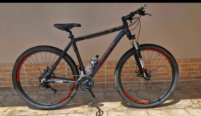 Vendo bicicleta aro 29 em ótimo estado de conservação